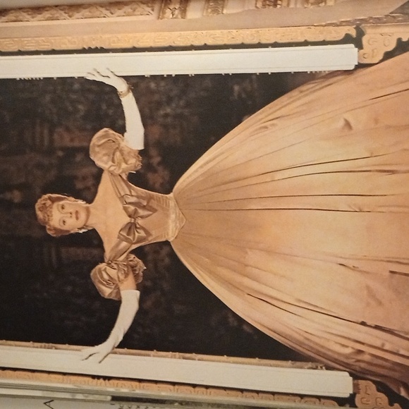 BOOK - A WORLD OF MOVIES, HARDCOVER, BY RICHARD LAWTON, - Picture 7 of 8